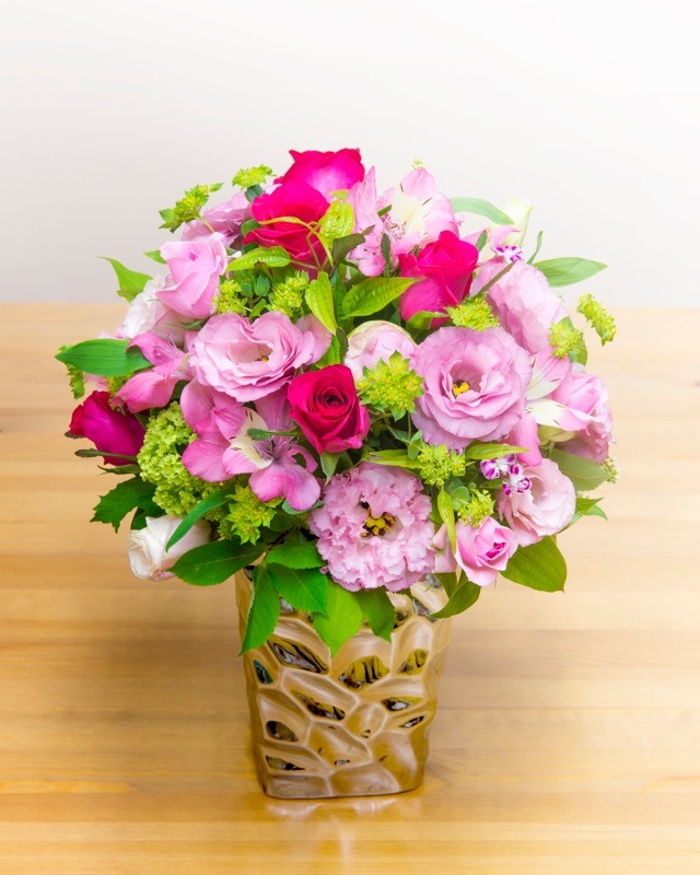 トップフローリストの生花アレンジメント（ピンク系） イメージ